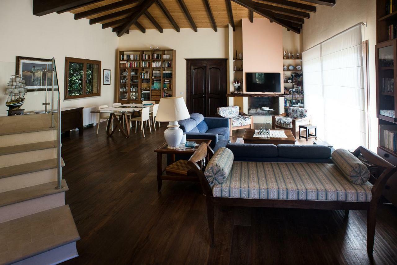 לינה וארוחת בוקר Villa San Pietro Le Tre Civette - Residenza Di Campagna מראה חיצוני תמונה