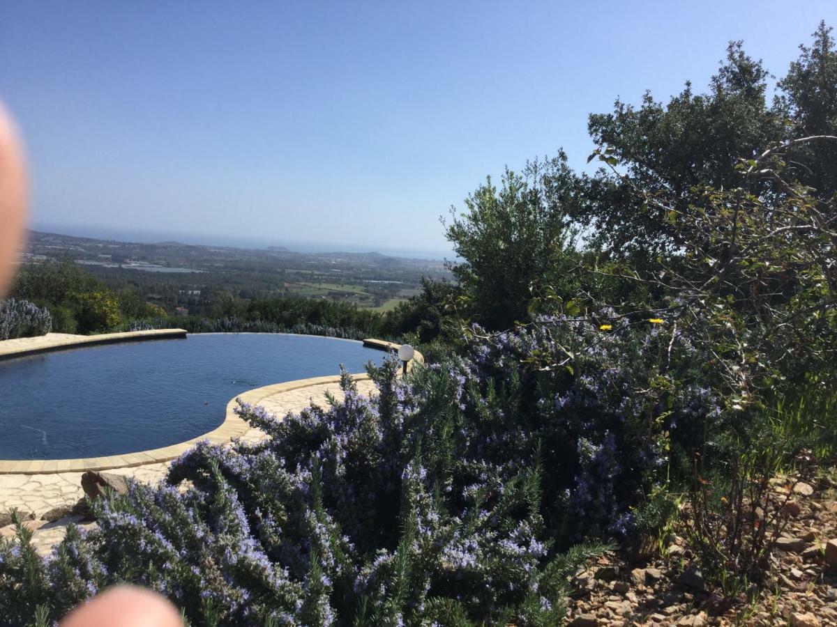 לינה וארוחת בוקר Villa San Pietro Le Tre Civette - Residenza Di Campagna מראה חיצוני תמונה